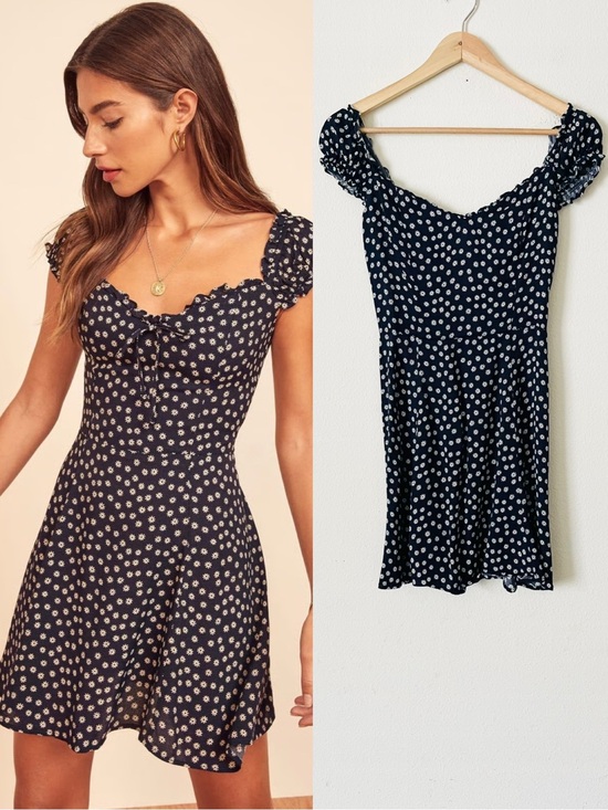Reformation Dresses & Skirts - Reformation SIZE 4 Pacey navy white daisy print sweetheart neck mini dress